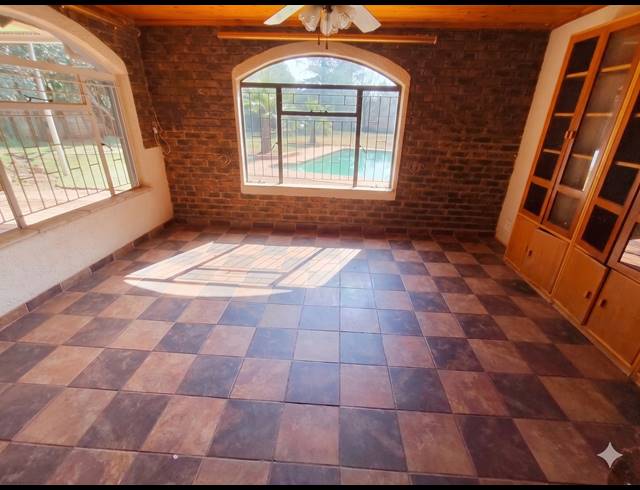 3 BEDROOM HOUSE FOR SALE IN HENLEY ON KLIP